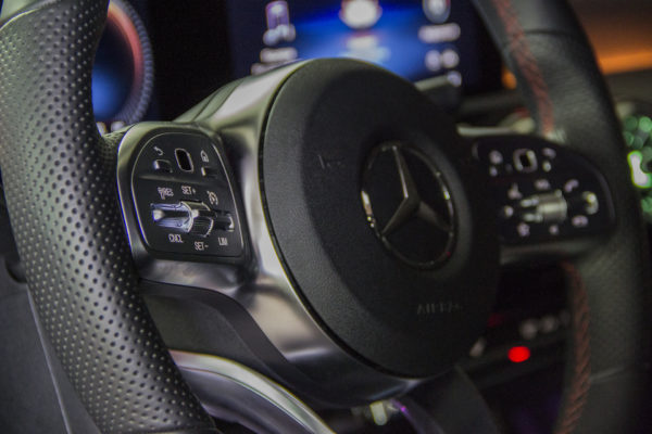 Управлять Мерседесом CLA200 - это удовольствие.